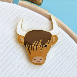 Highland Cow Magnetic Needle Minder